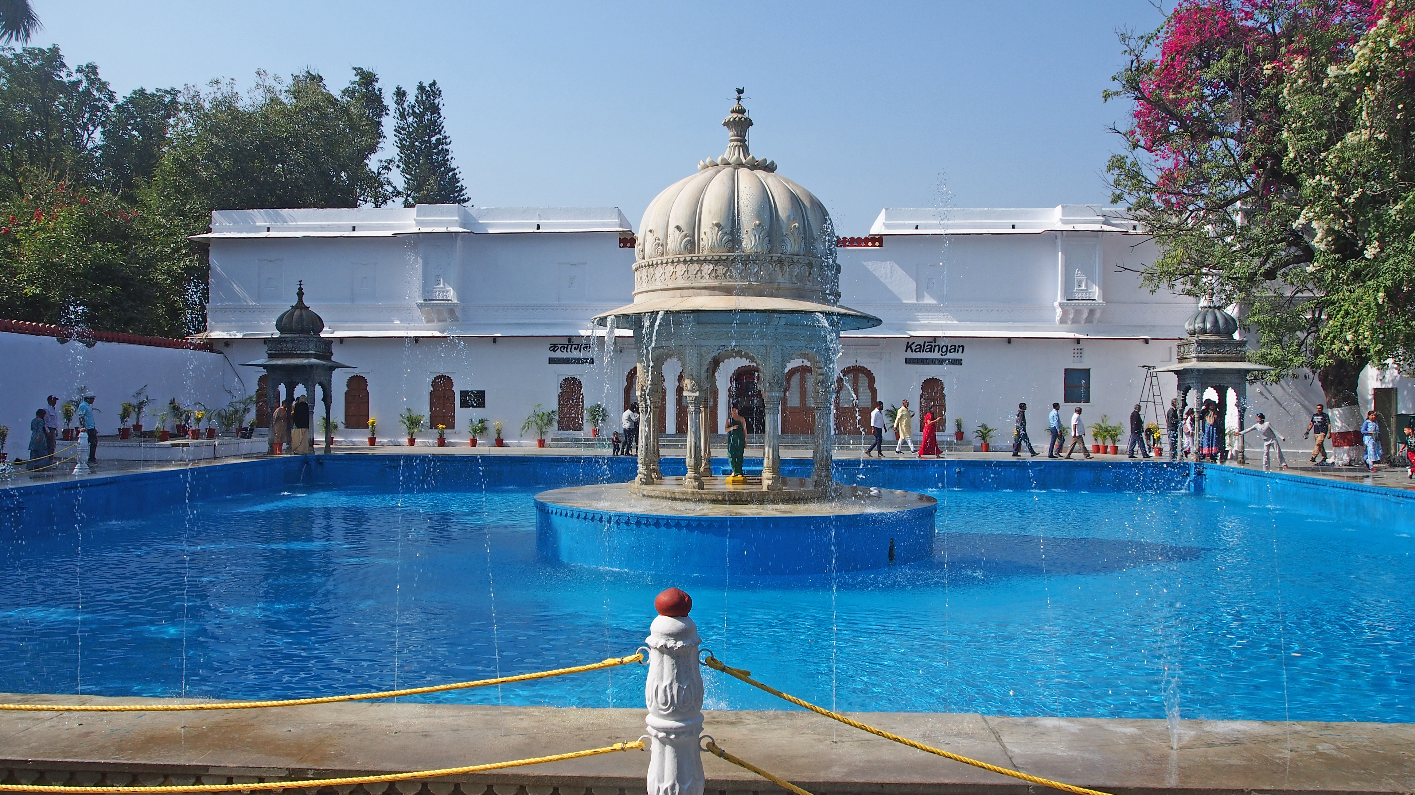 Saheliyon Ki Badi garden Udaipur sightseeing by taxi service